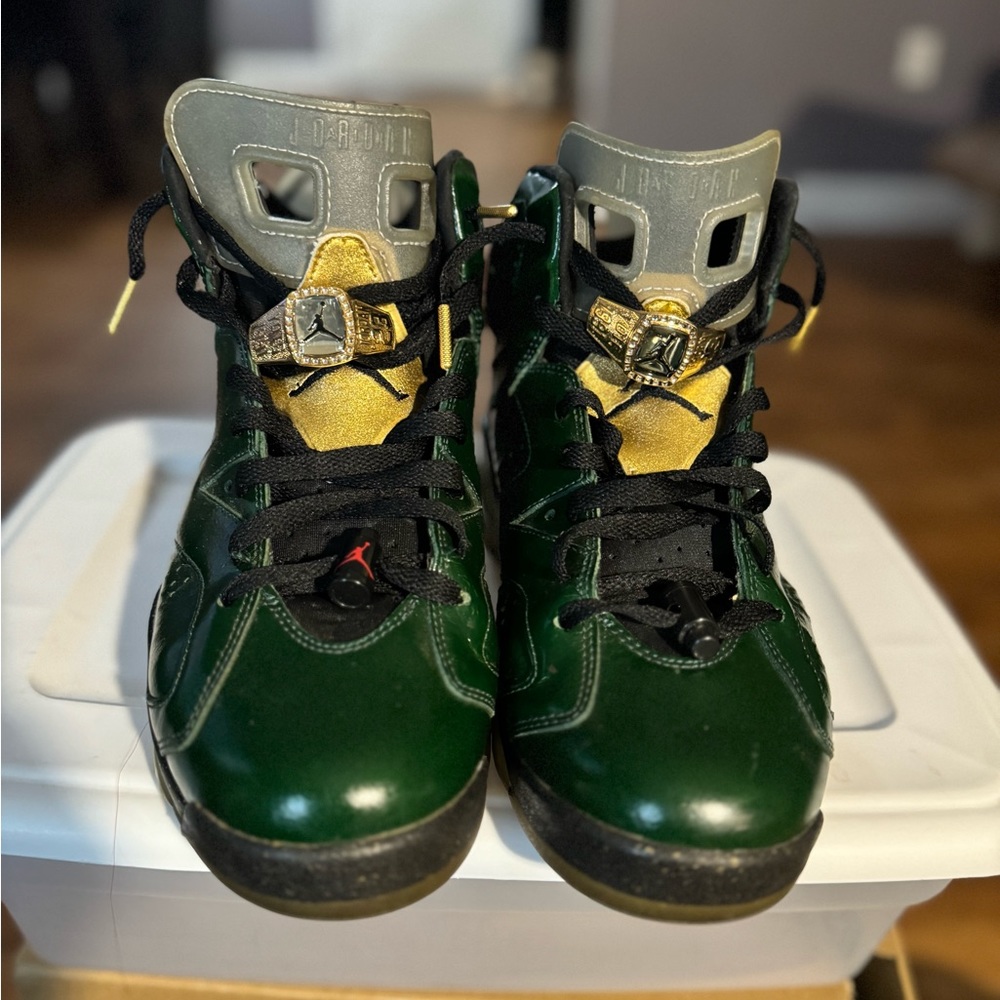 100% Authentic Used Air Jordan VI “Champagne” Sz. 10